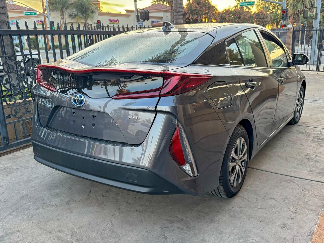 TOYOTA PRIUS PRIME LE