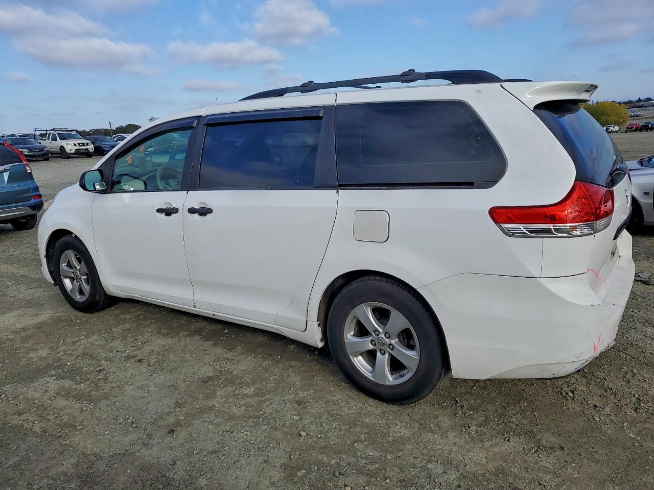 TOYOTA SIENNA