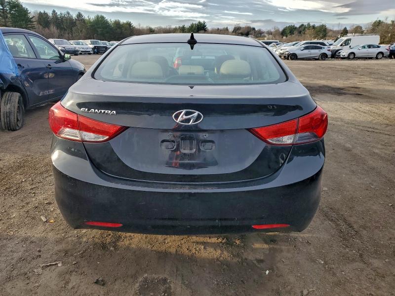 2013 HYUNDAI ELANTRA GL #3301802350