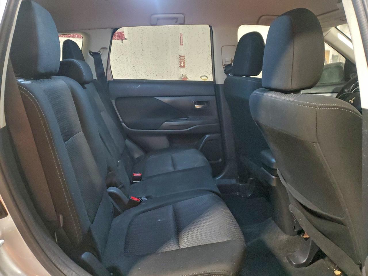 MITSUBISHI OUTLANDER ES