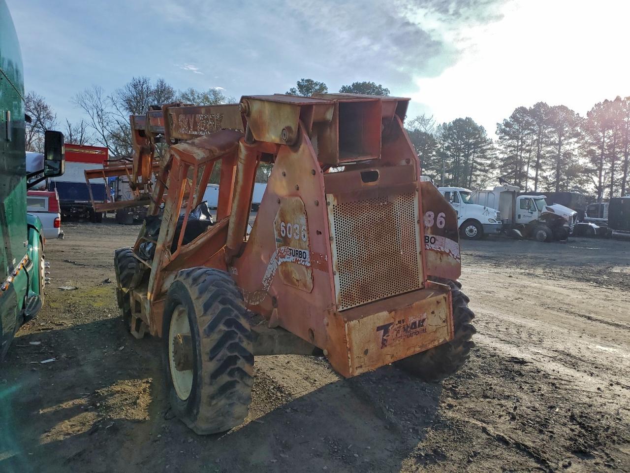 Lot #3305299301 1998 SKY TRAK 6036