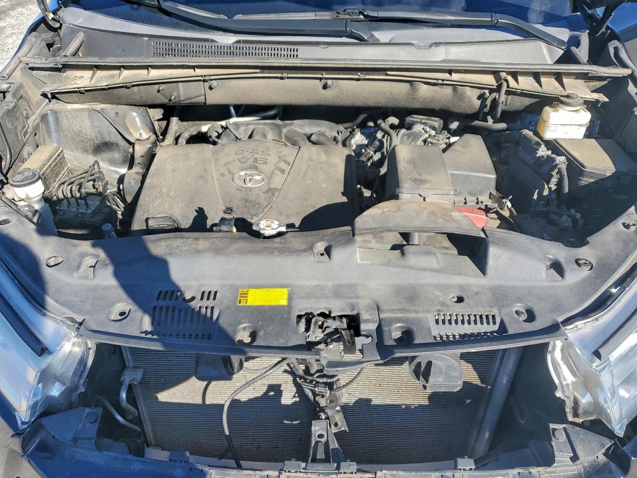 TOYOTA HIGHLANDER LE