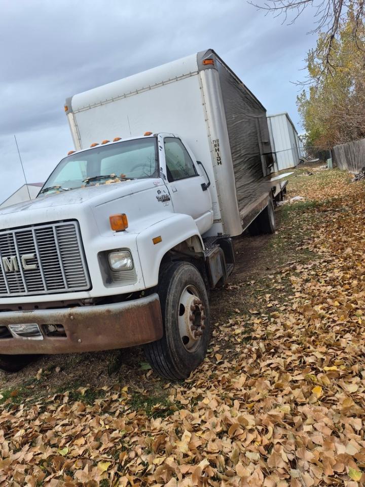 Lot #3305599102 1995 GMC TOPKICK C7