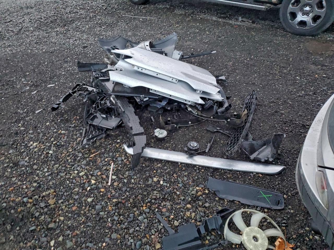 Lot #3304550464 2017 TOYOTA RAV4 SE