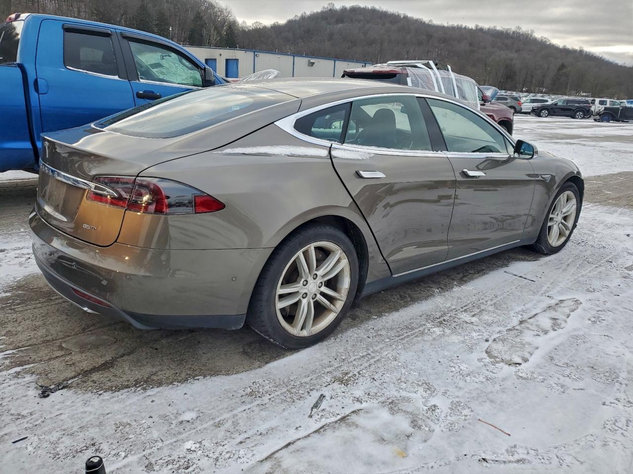 TESLA MODEL S 85D