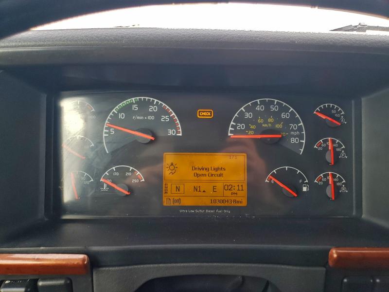 2010 VOLVO VNL #3310359958