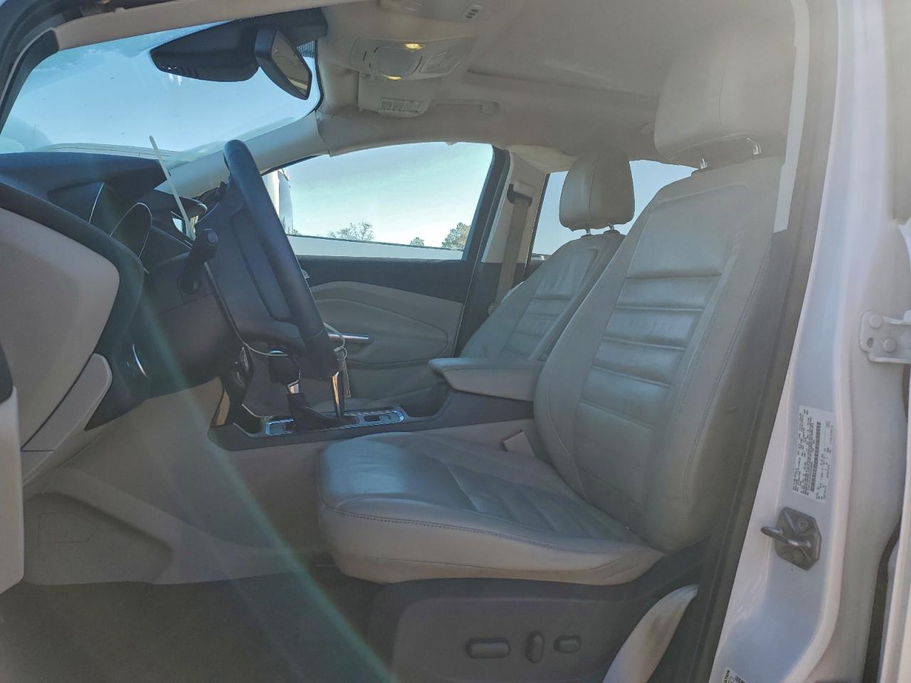 FORD ESCAPE TITANIUM