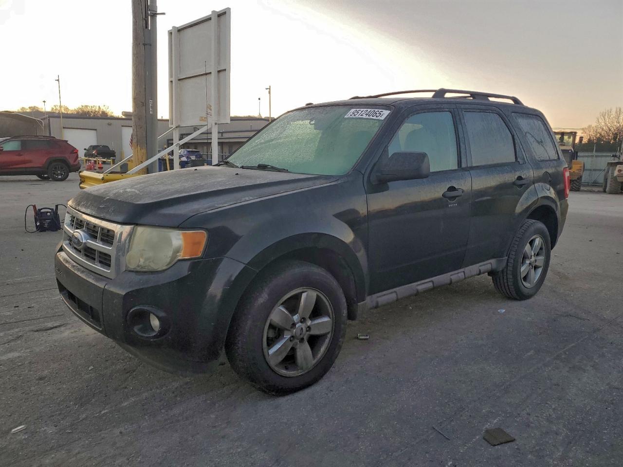 Lot #3311655285 2009 FORD ESCAPE XLT
