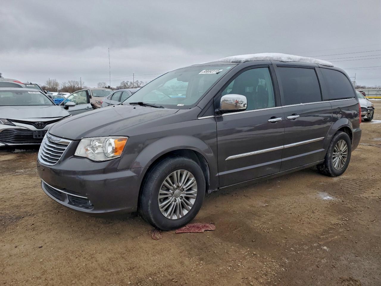 Lot #3308244193 2016 CHRYSLER TOWN & COU