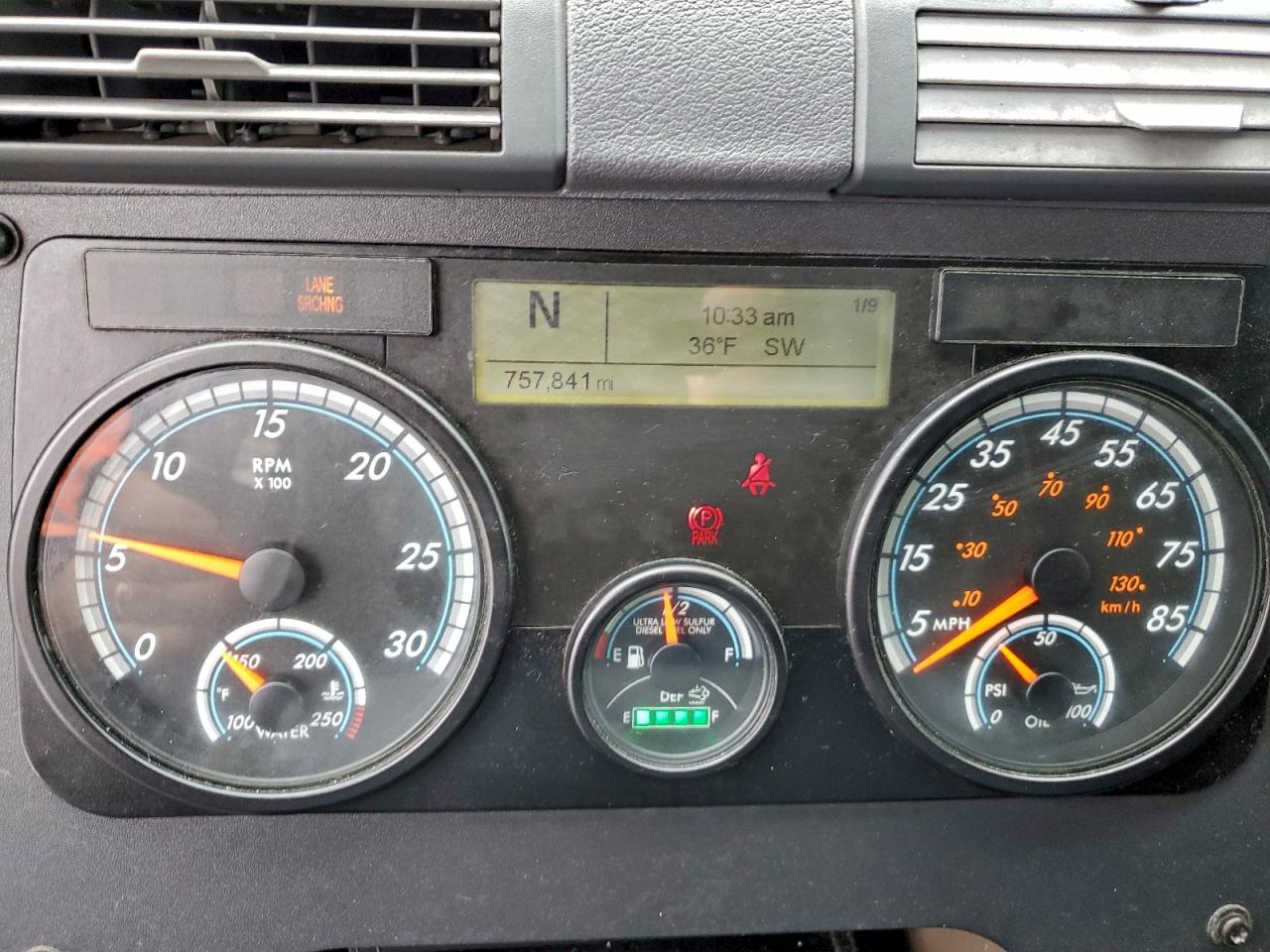 Lot #3308298183 2018 FREIGHTLINER CASCADIA 1