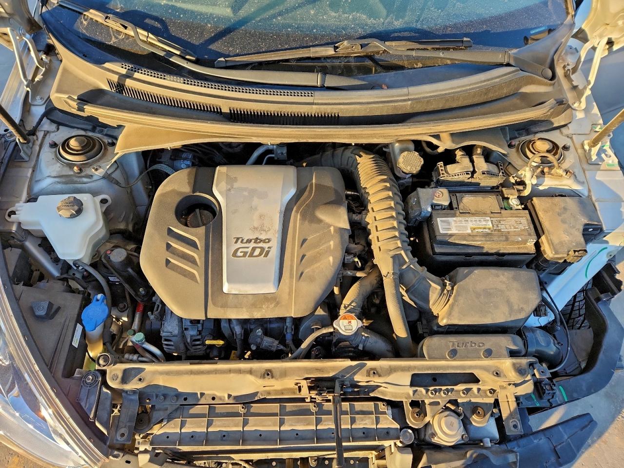 Lot #3311611275 2013 HYUNDAI VELOSTER T