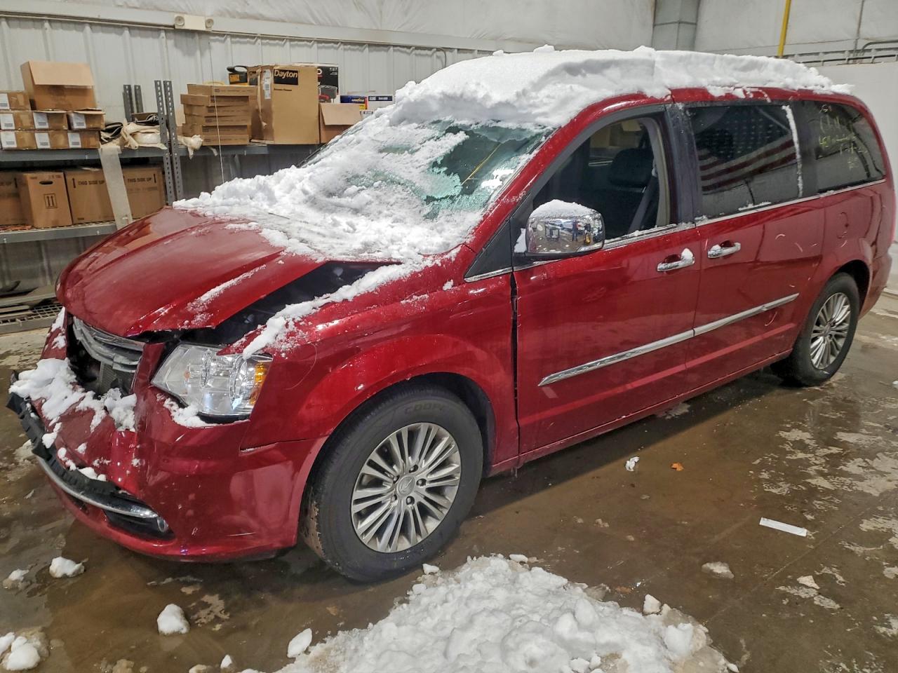 Lot #3309625055 2013 CHRYSLER TOWN & COU