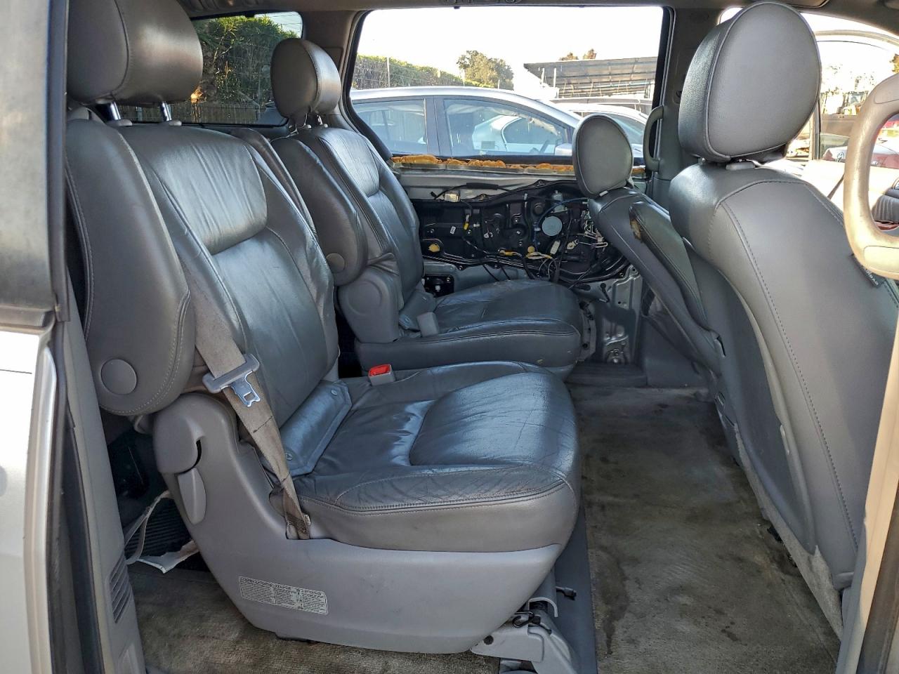 Lot #3308523588 2006 TOYOTA SIENNA XLE