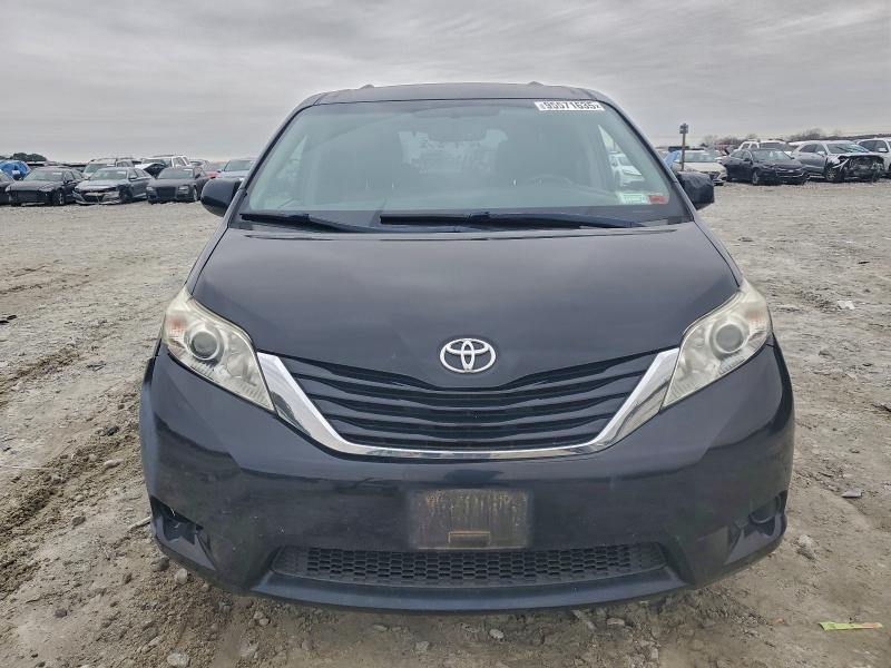 2016 TOYOTA SIENNA LE #3305212021