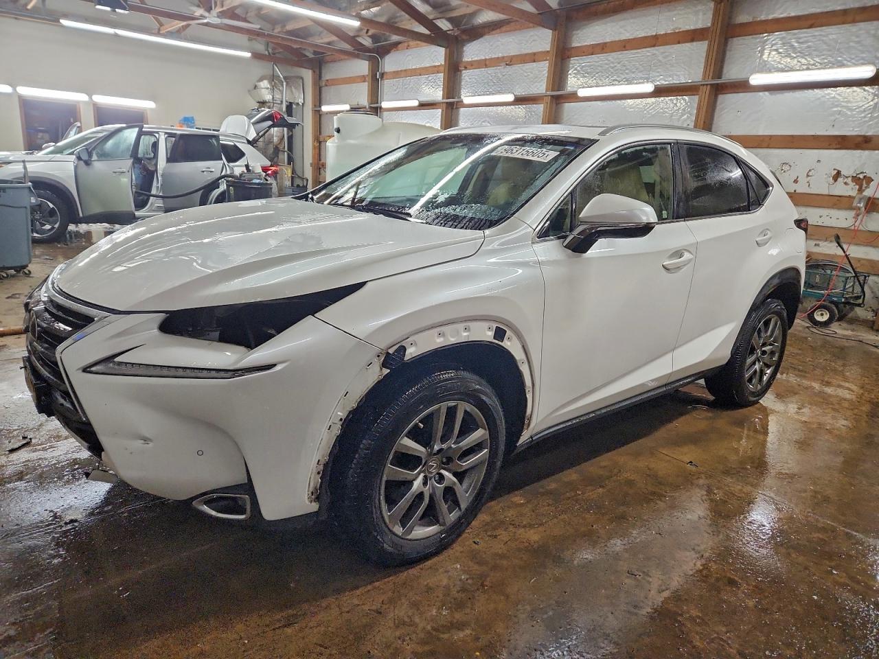 LEXUS NX 200T BASE