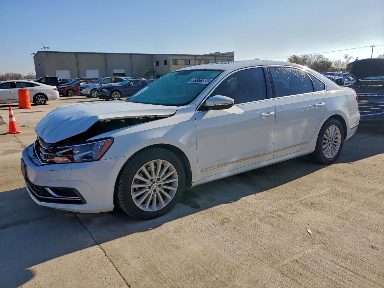 VOLKSWAGEN PASSAT SE