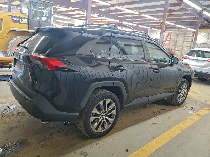 2021 TOYOTA RAV4 XLE P #3317814074