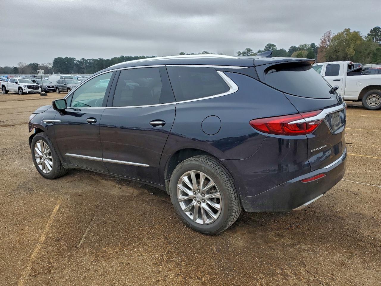 BUICK ENCLAVE ESSENCE