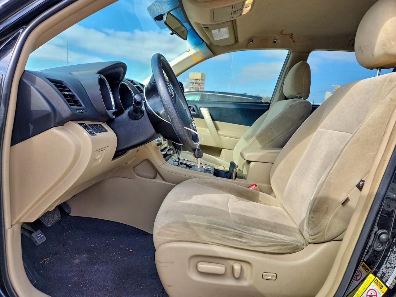 Lot #3317417611 2013 TOYOTA HIGHLANDER