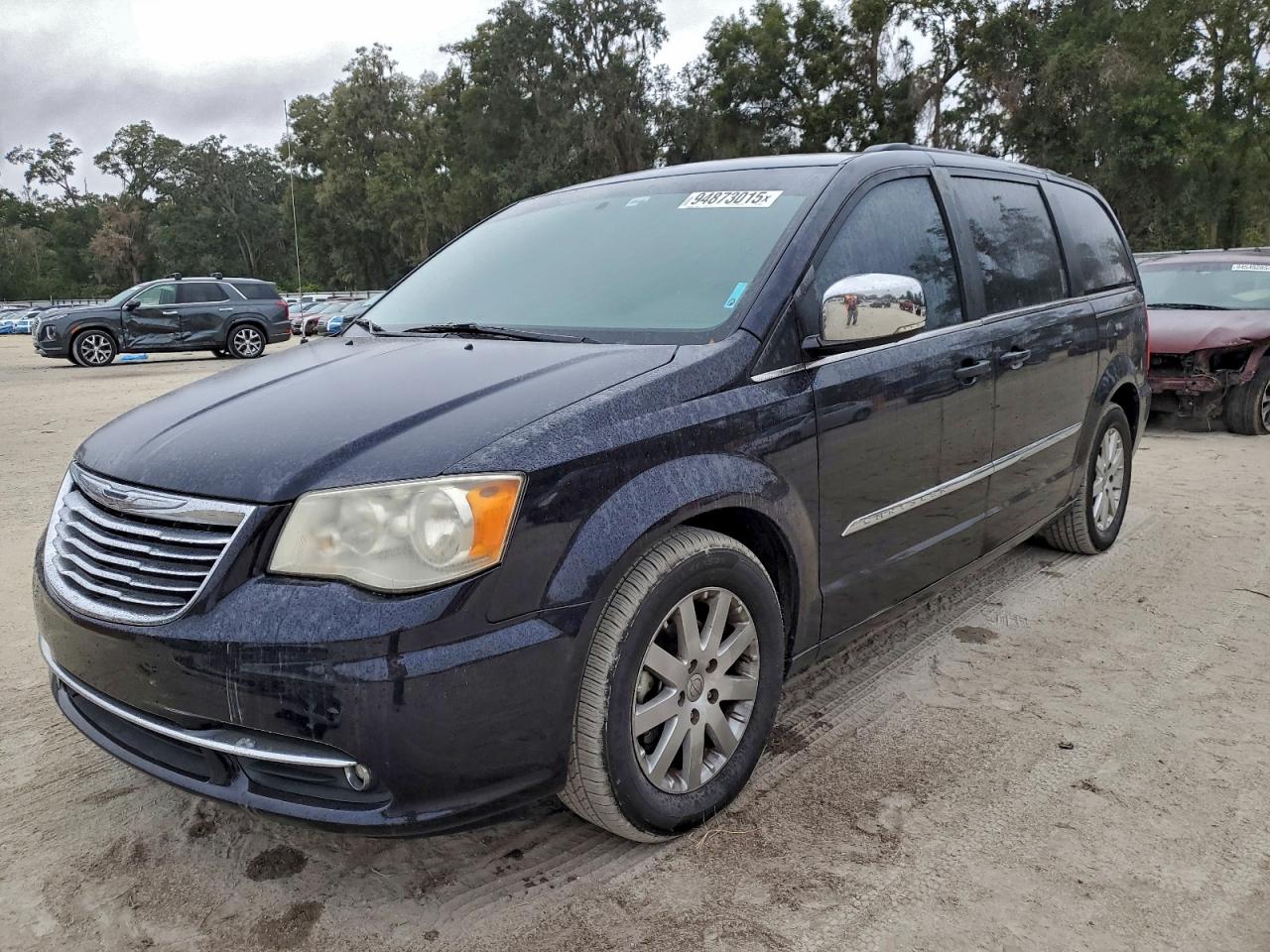 Lot #3302707001 2011 CHRYSLER TOWN & COU