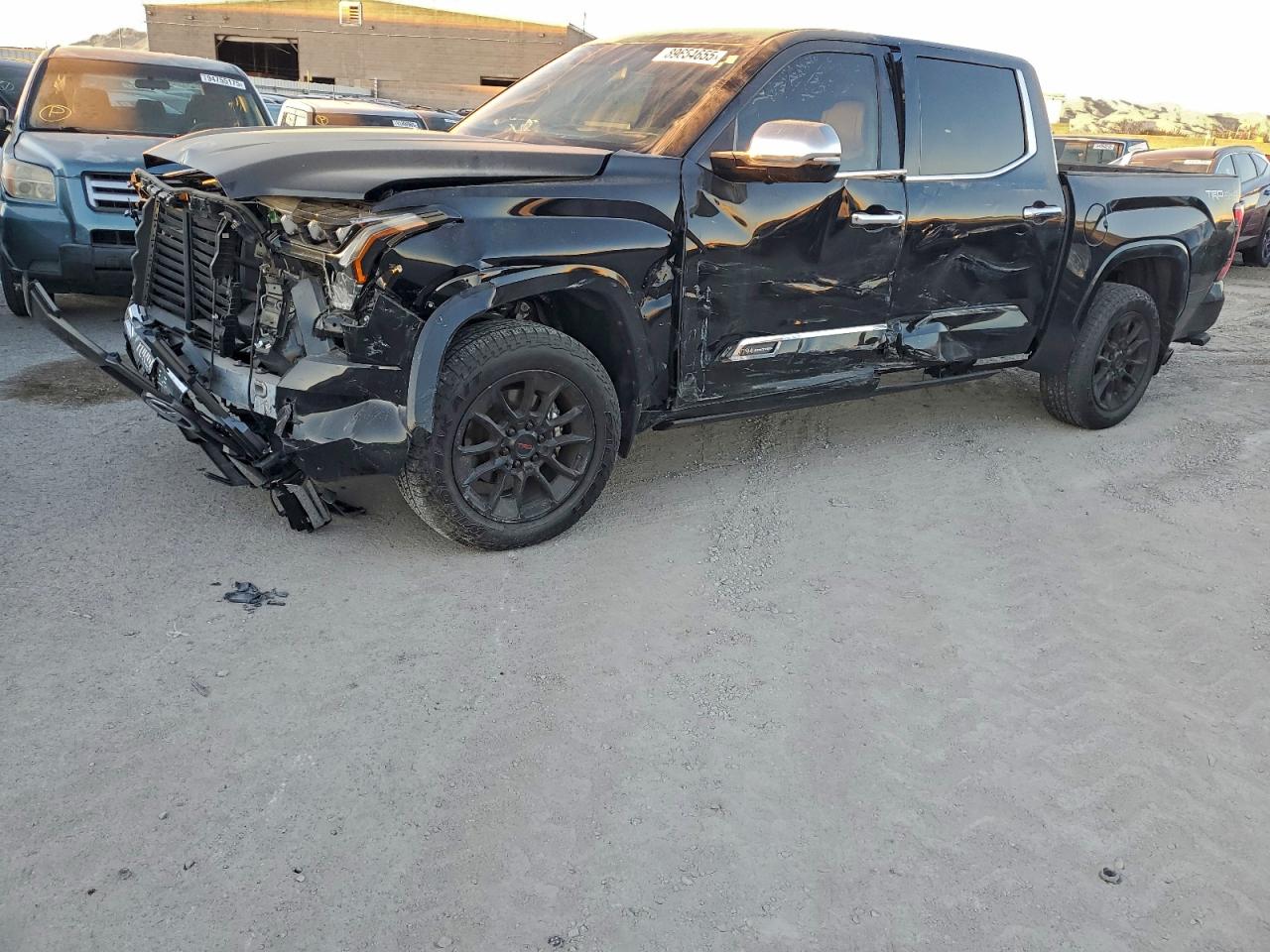 TOYOTA TUNDRA CREWMAX PLATINUM