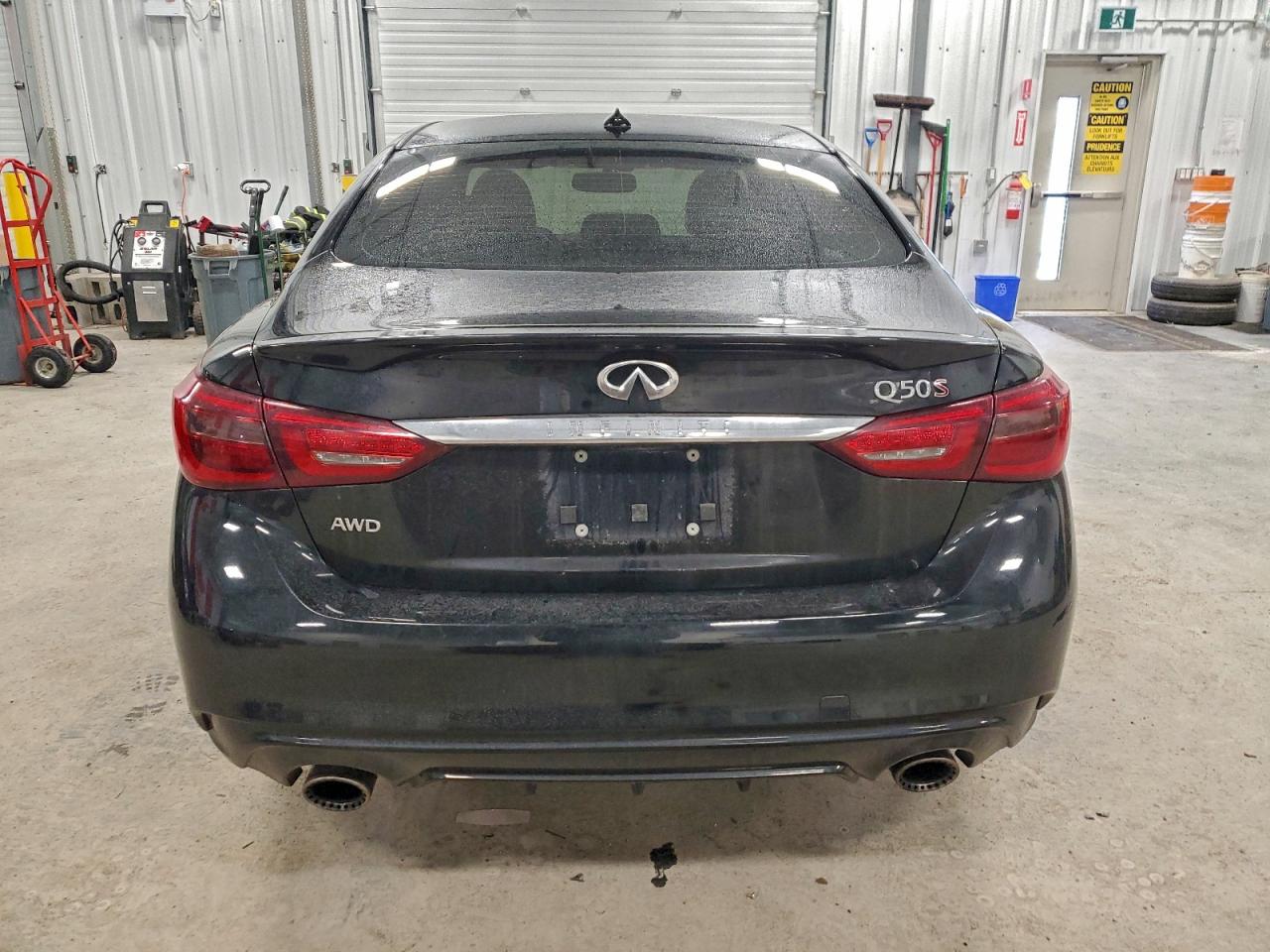 INFINITI Q50 RED SPORT 400