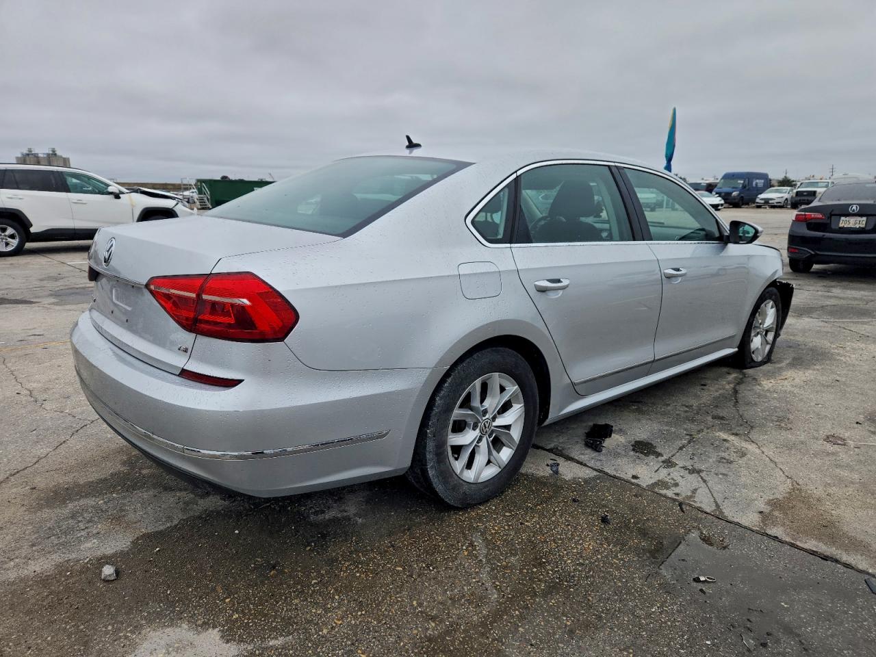 Lot #3316094278 2016 VOLKSWAGEN PASSAT S