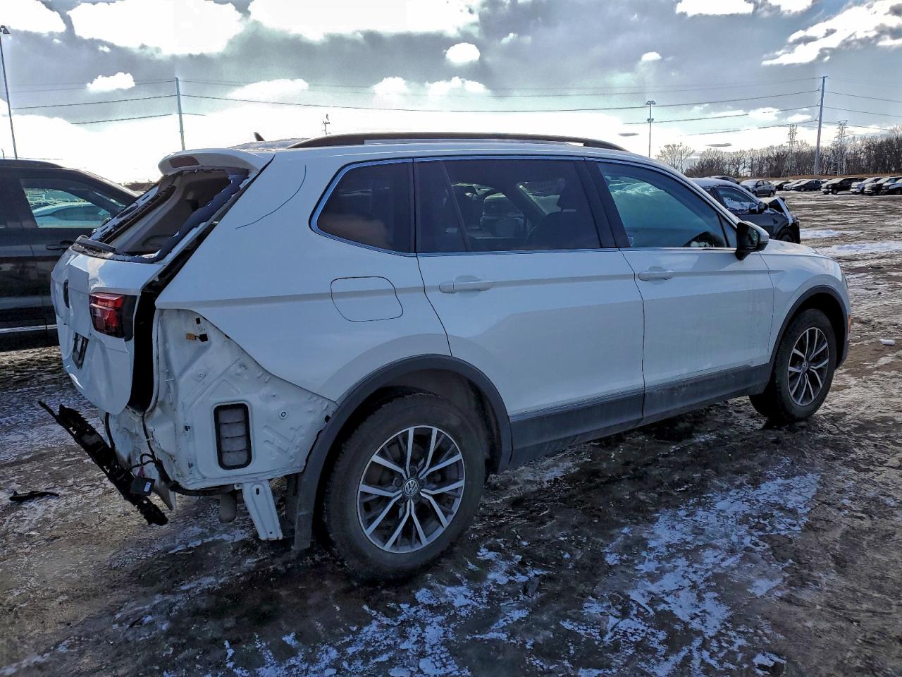 VOLKSWAGEN TIGUAN SE