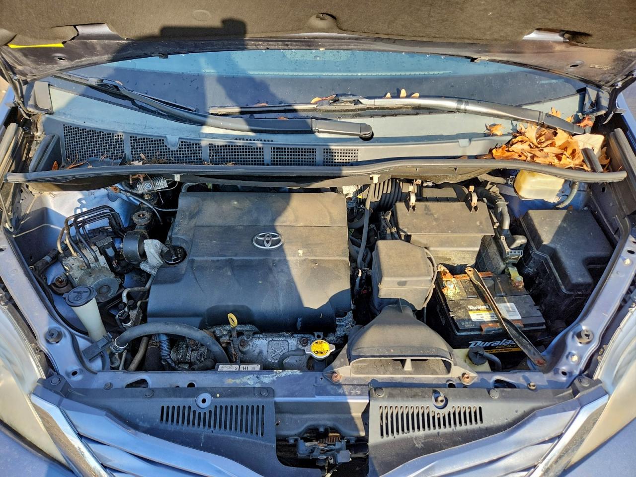 Lot #3304518449 2015 TOYOTA SIENNA LE