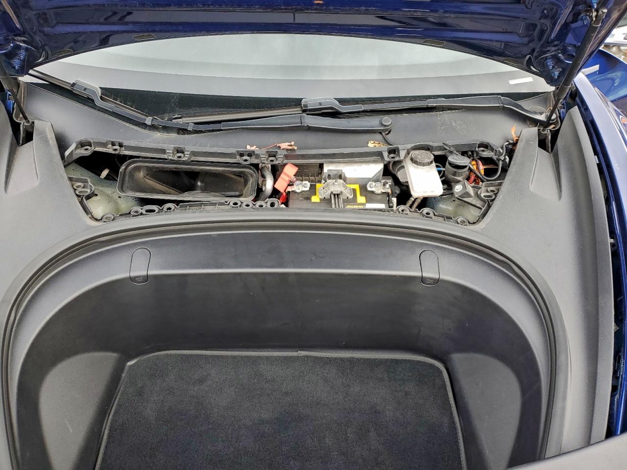 Lot #3310379963 2018 TESLA MODEL 3