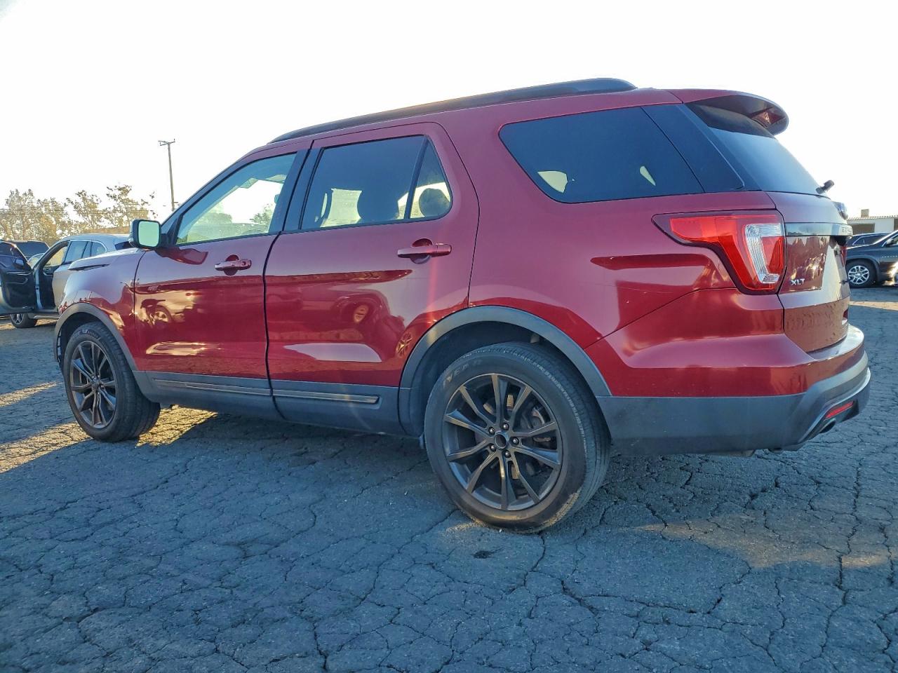 FORD EXPLORER XLT