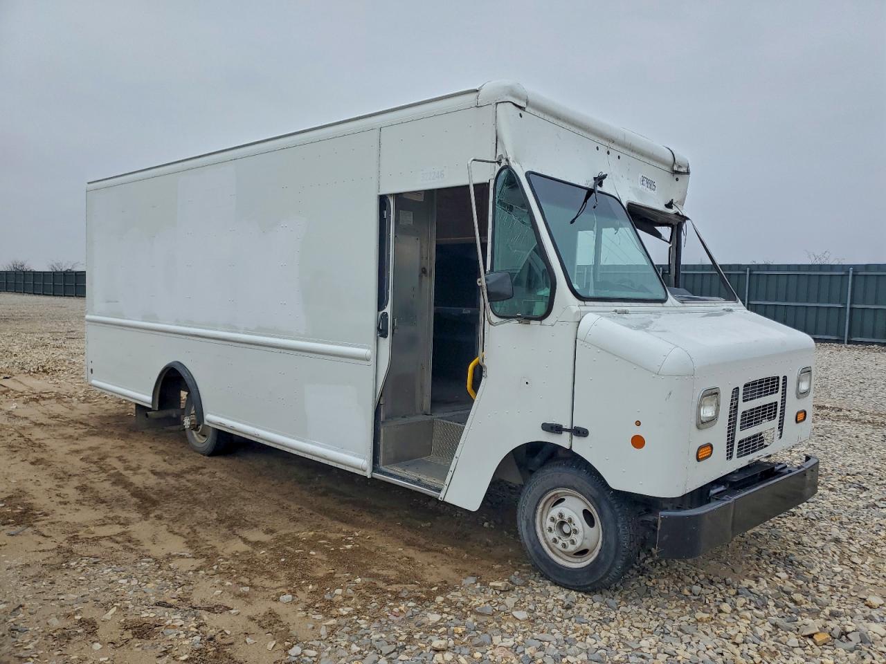 FORD ECONOLINE E450 SUPER DUTY COMMERCIAL STRIPPED CHASSIS