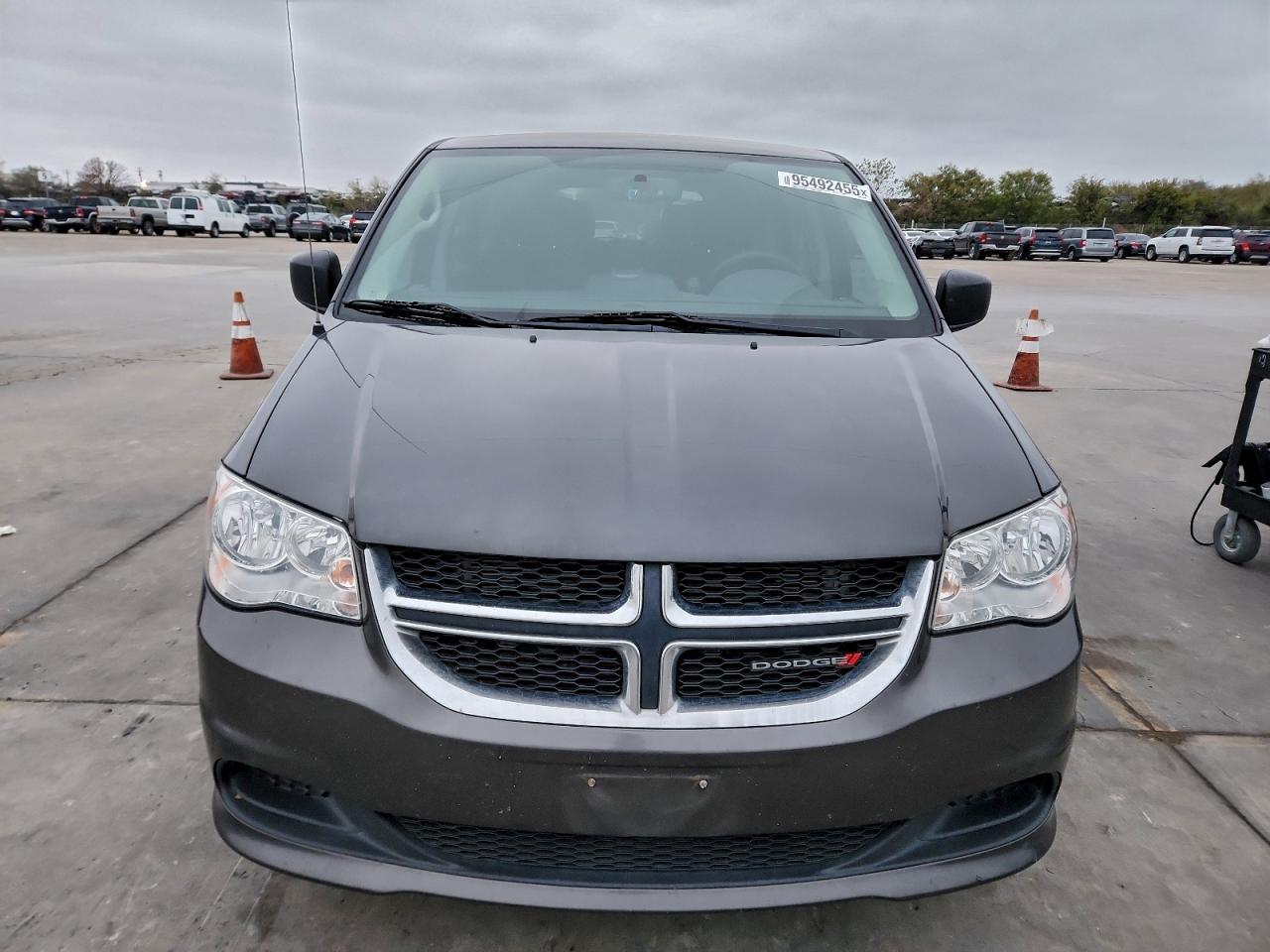 Lot #3317694071 2016 DODGE GRAND CARA