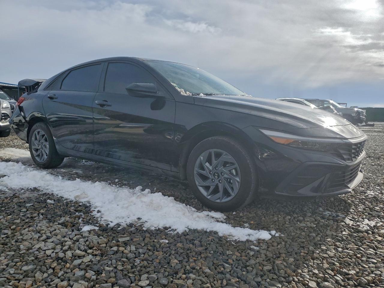 HYUNDAI ELANTRA BLUE