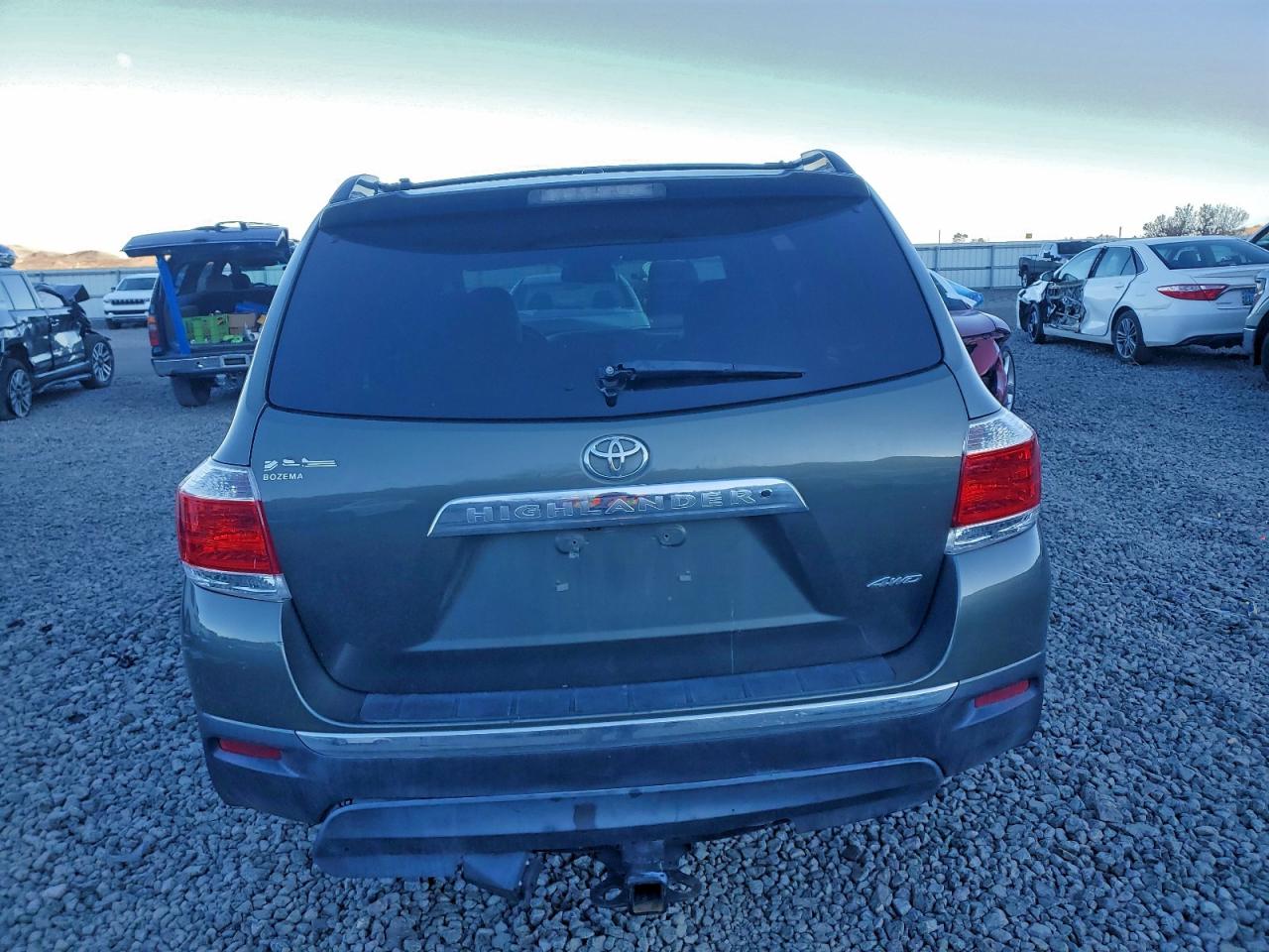 TOYOTA HIGHLANDER LIMITED