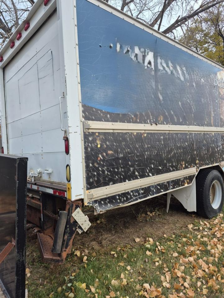 Lot #3305599102 1995 GMC TOPKICK C7