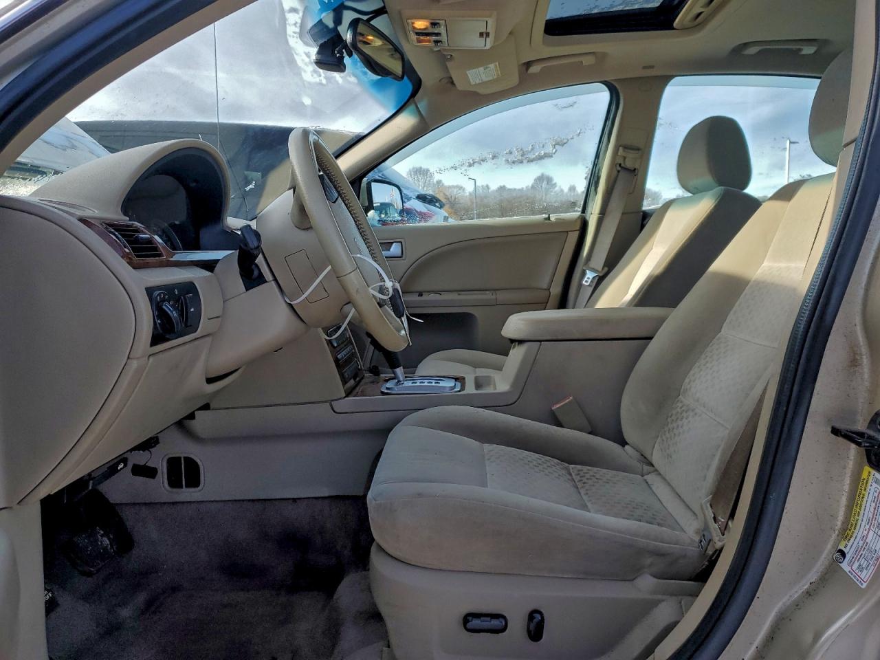 Lot #3316838670 2005 FORD FIVE HUNDR