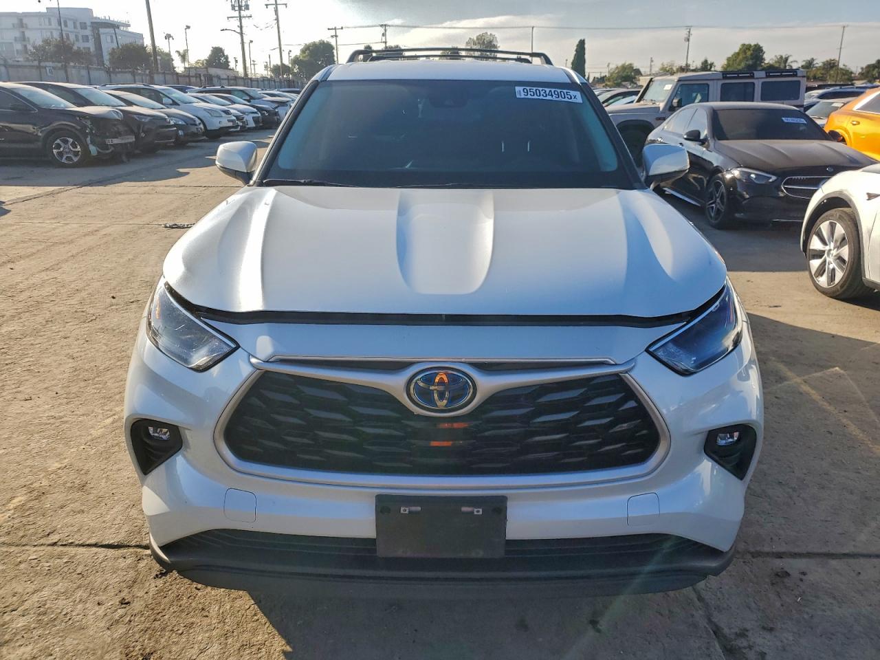 TOYOTA HIGHLANDER HYBRID LE