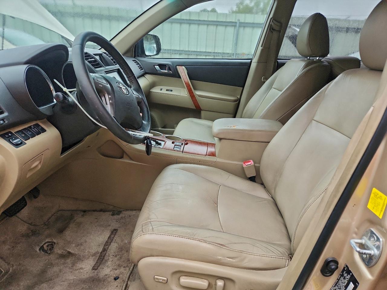 TOYOTA HIGHLANDER LIMITED