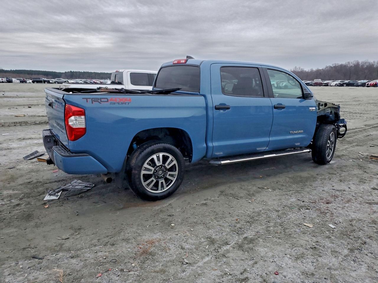 TOYOTA TUNDRA CREWMAX SR5