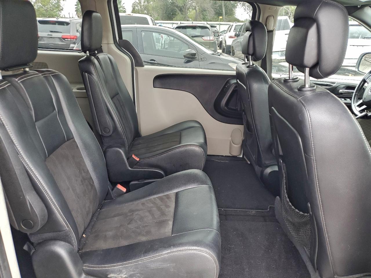 Lot #3317921919 2019 DODGE GRAND CARA