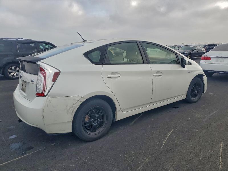 2015 TOYOTA PRIUS #3309389977