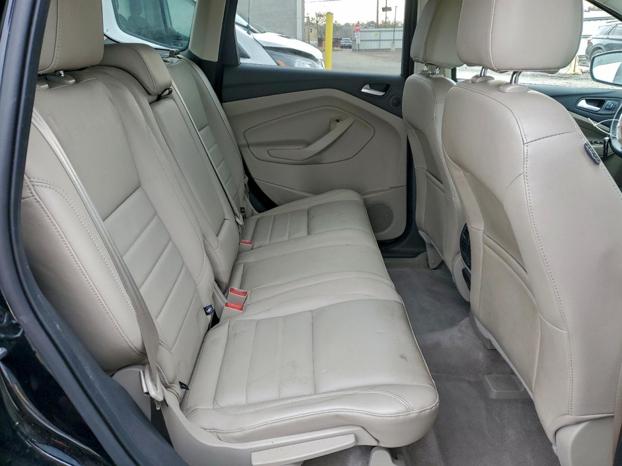 FORD ESCAPE TITANIUM