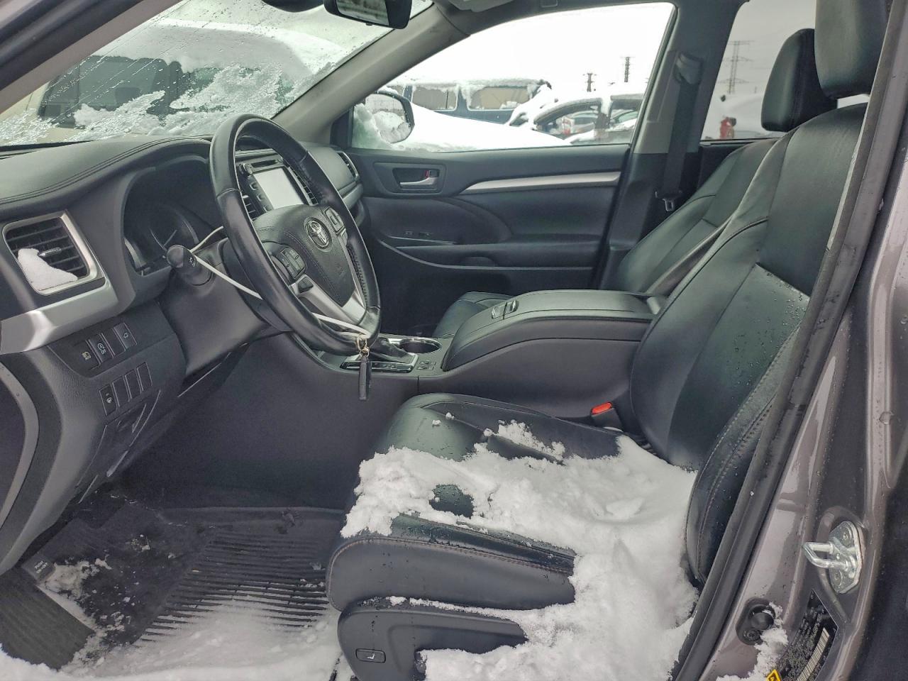 TOYOTA HIGHLANDER SE