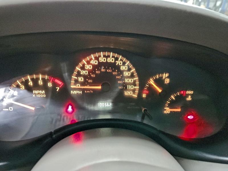 2004 CHEVROLET CLASSIC #3304310026