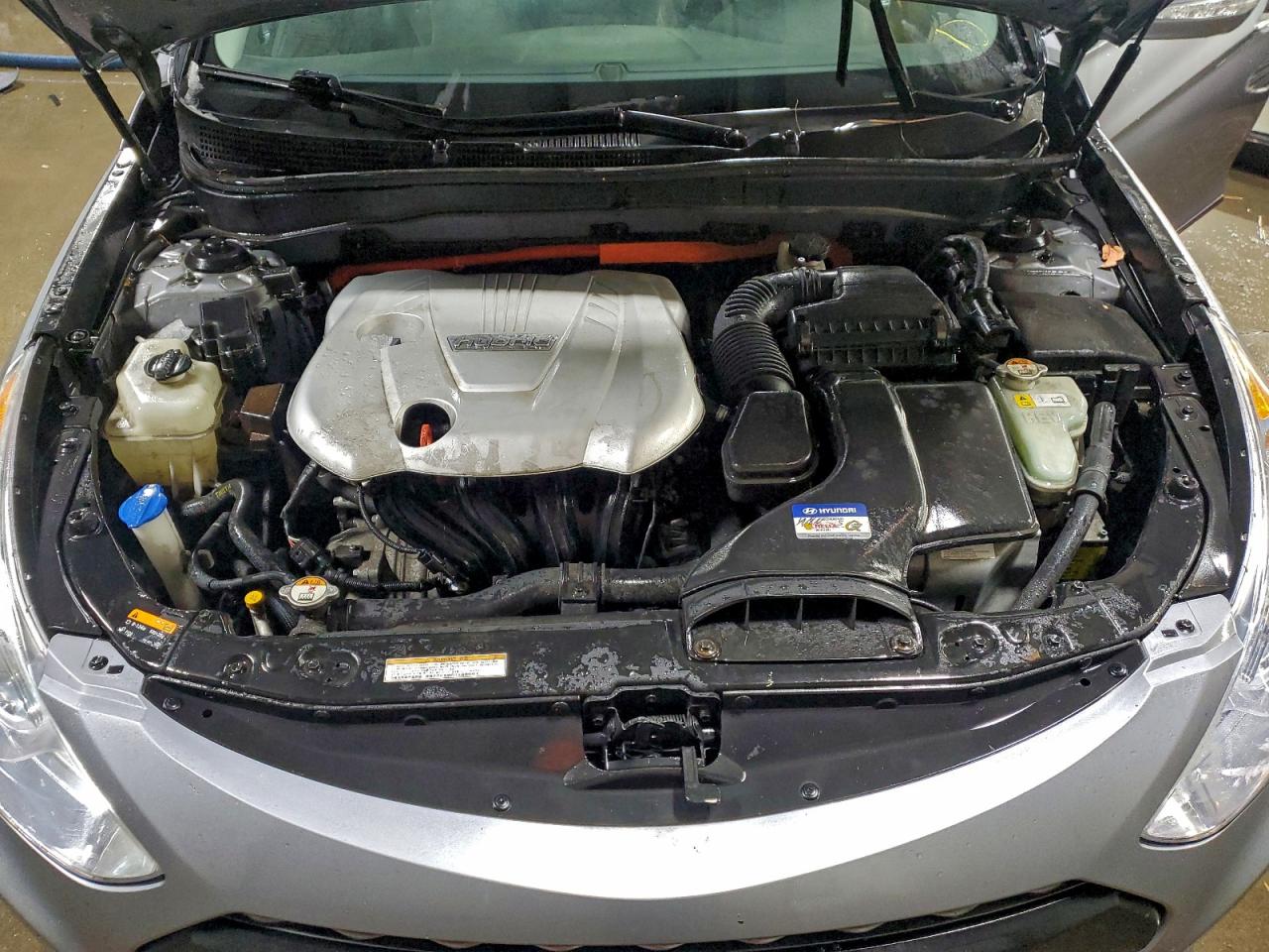 HYUNDAI SONATA HYBRID