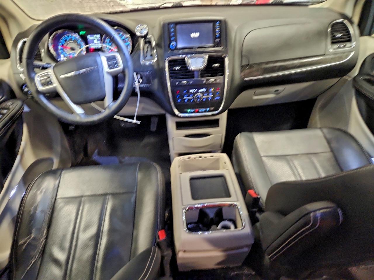 CHRYSLER TOWN & COUNTRY TOURING L