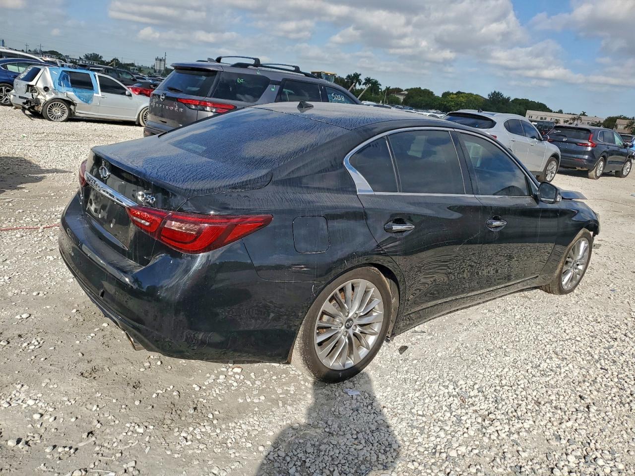 INFINITI Q50 LUXE