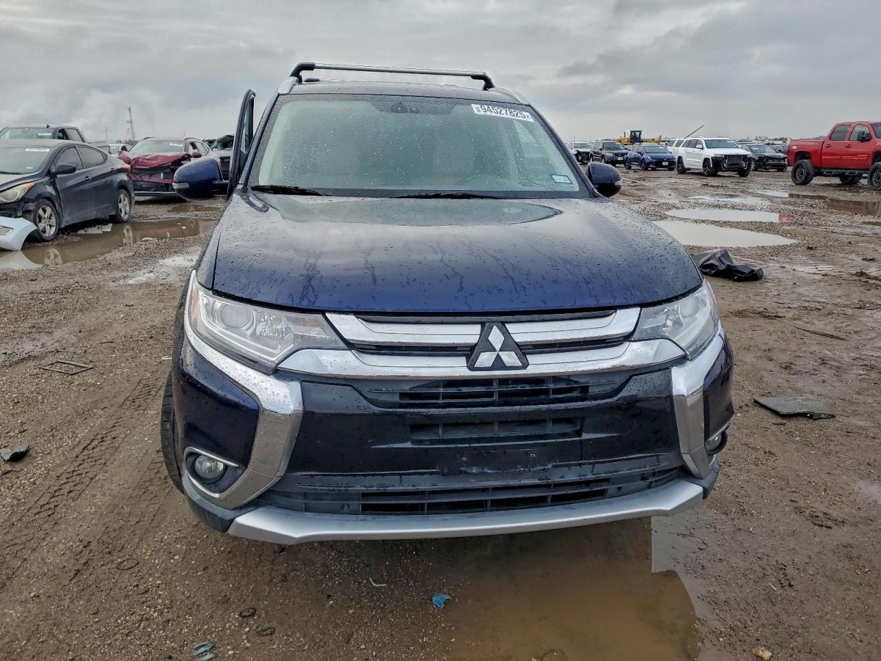 MITSUBISHI OUTLANDER SE