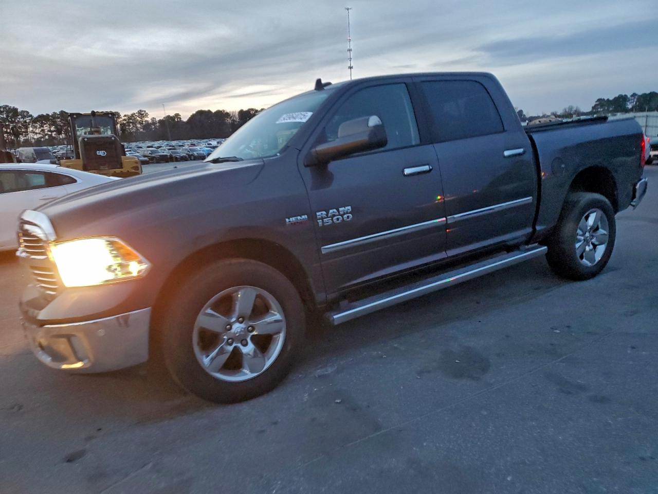 RAM 1500 SLT